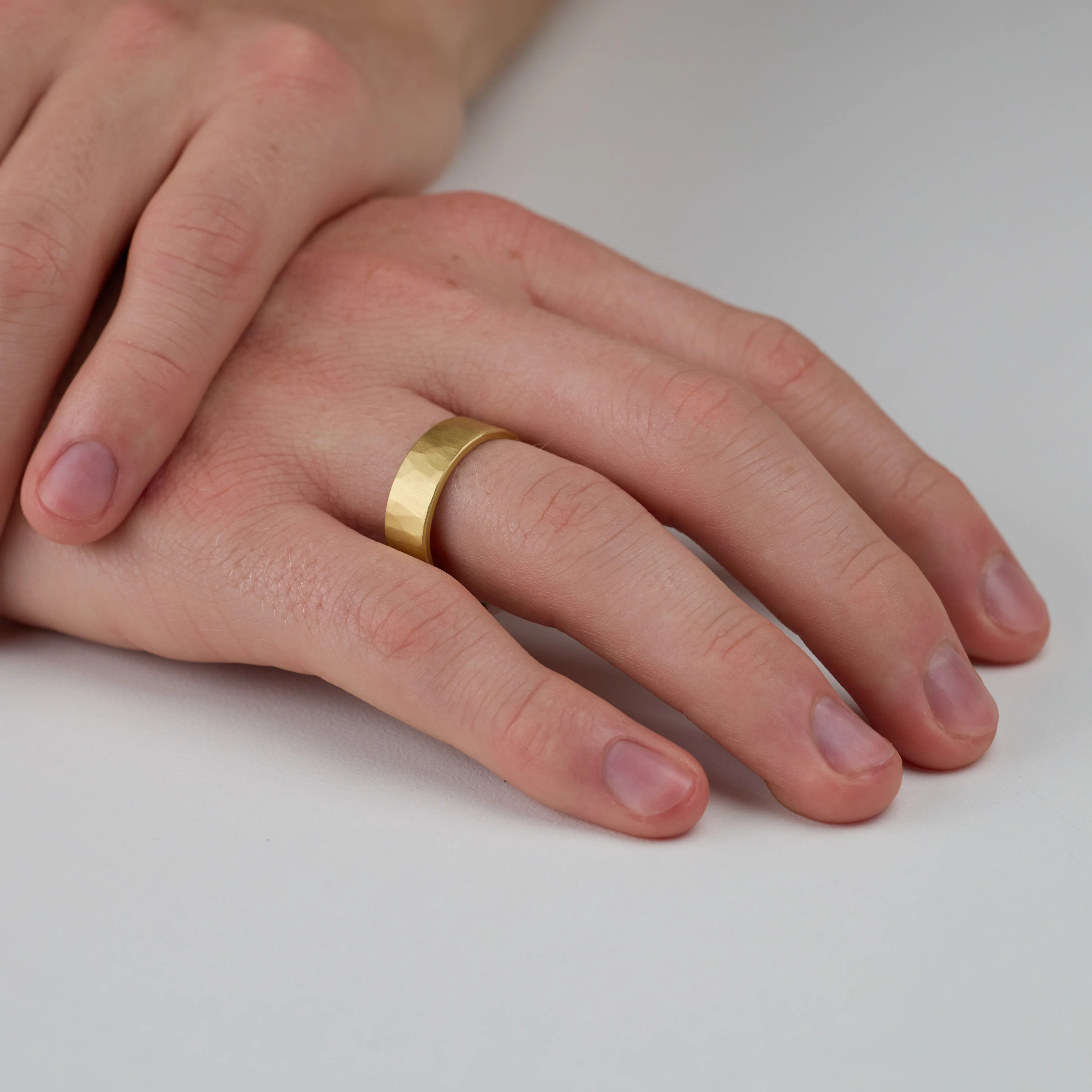 7mm Hammered Gold Band - Image 2