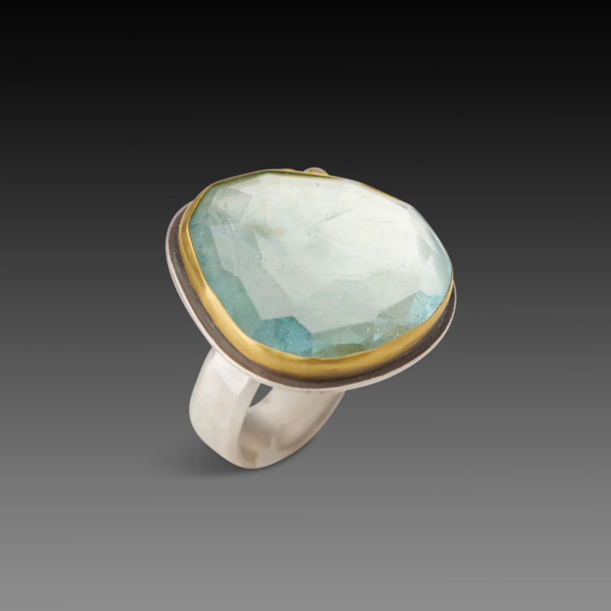 Aquamarine Ring with Diamonds - Image 3