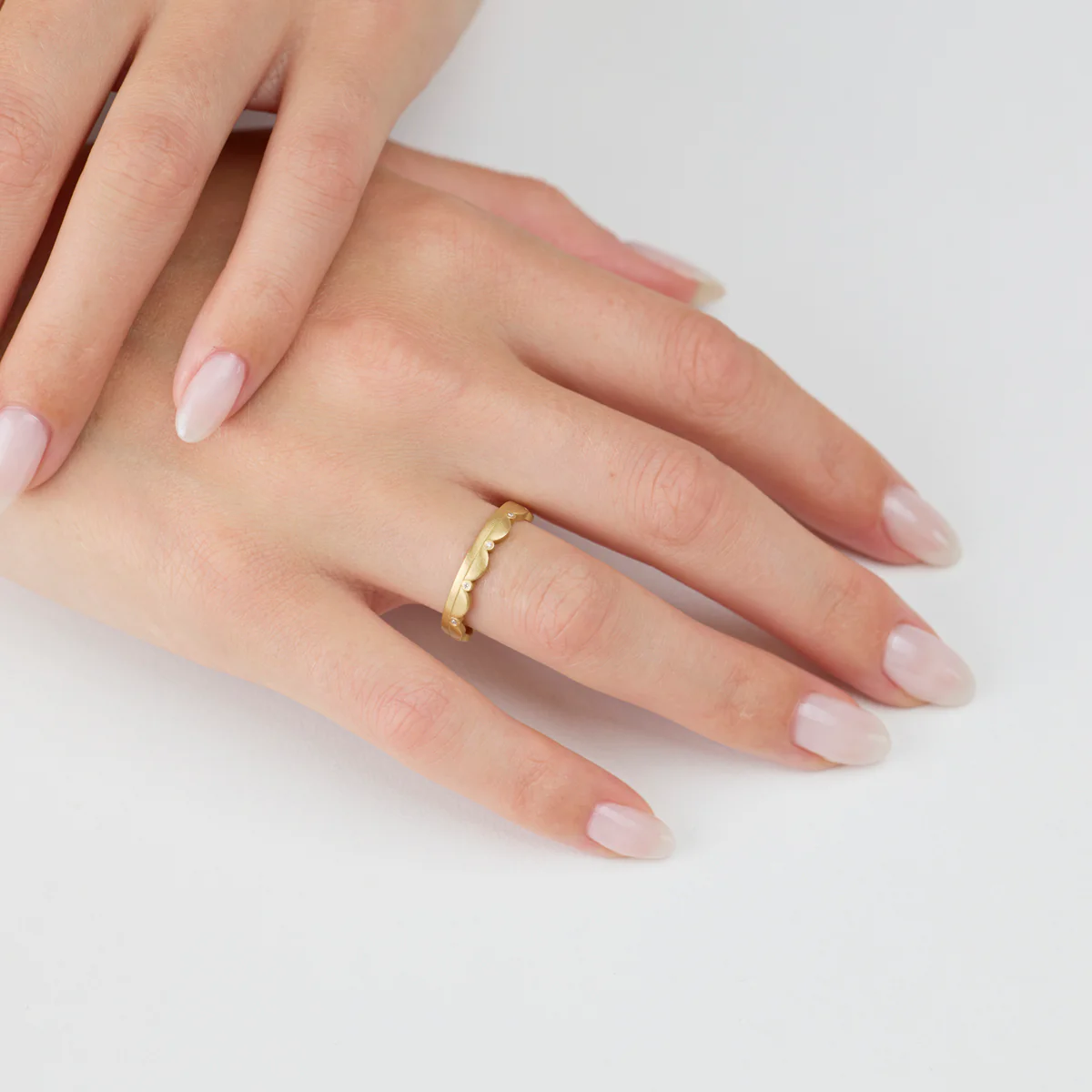 Diamond Side Scalloped Band - Image 2