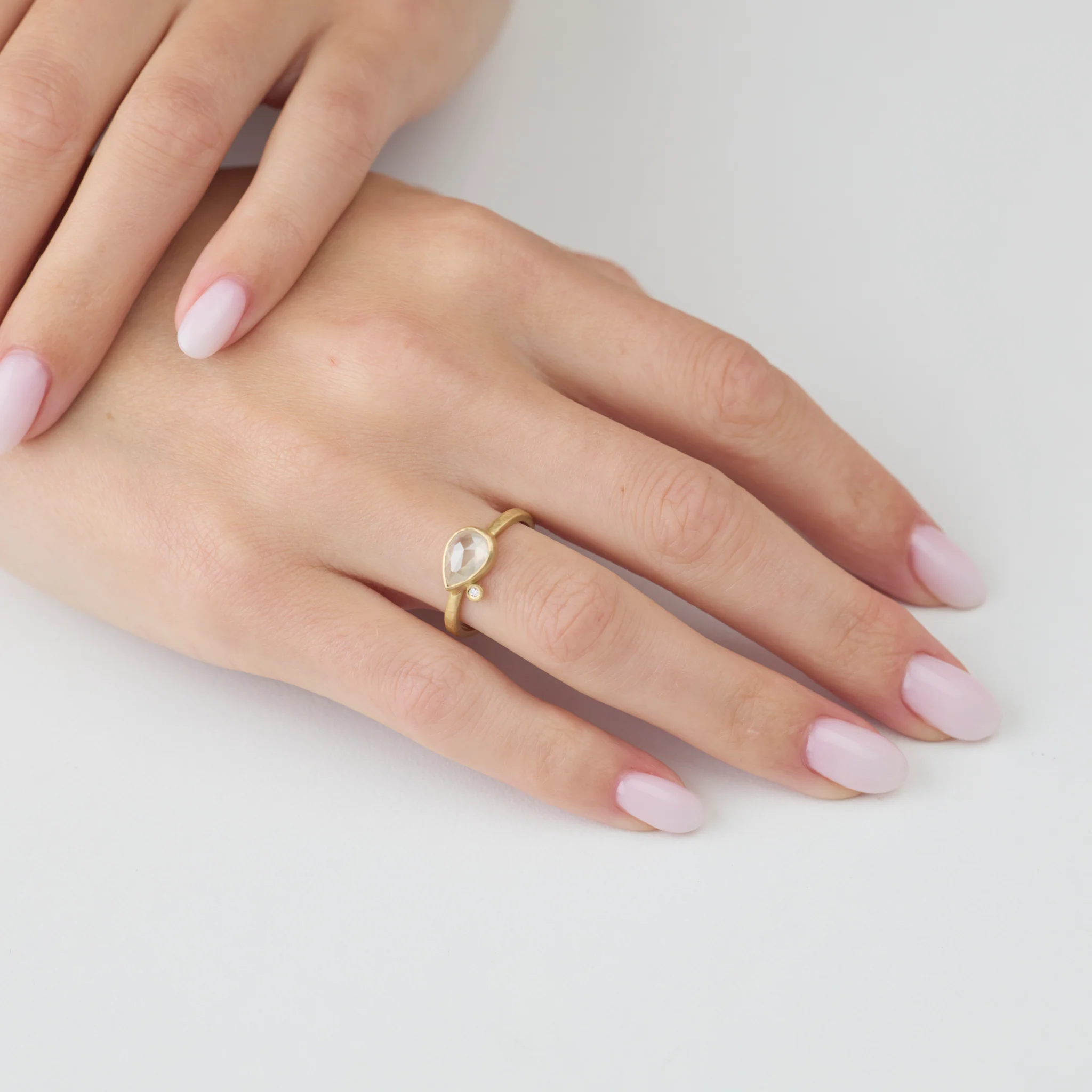 East West Gray Diamond Ring - Image 2