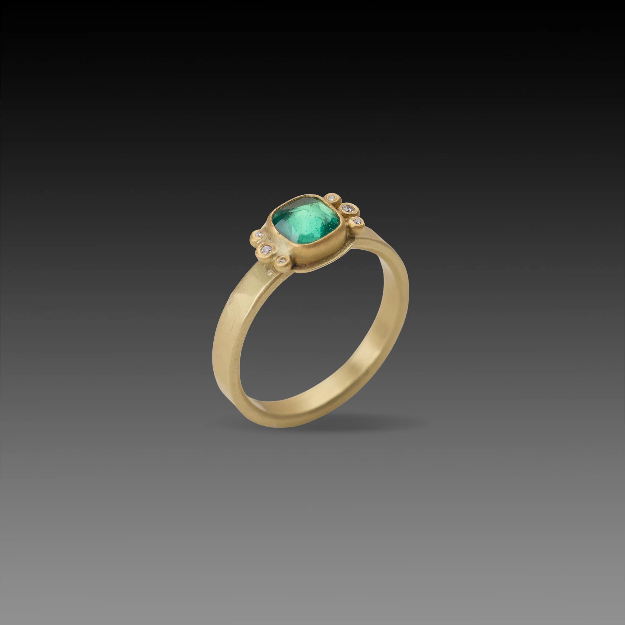 Emerald Ring with Diamonds - Image 3