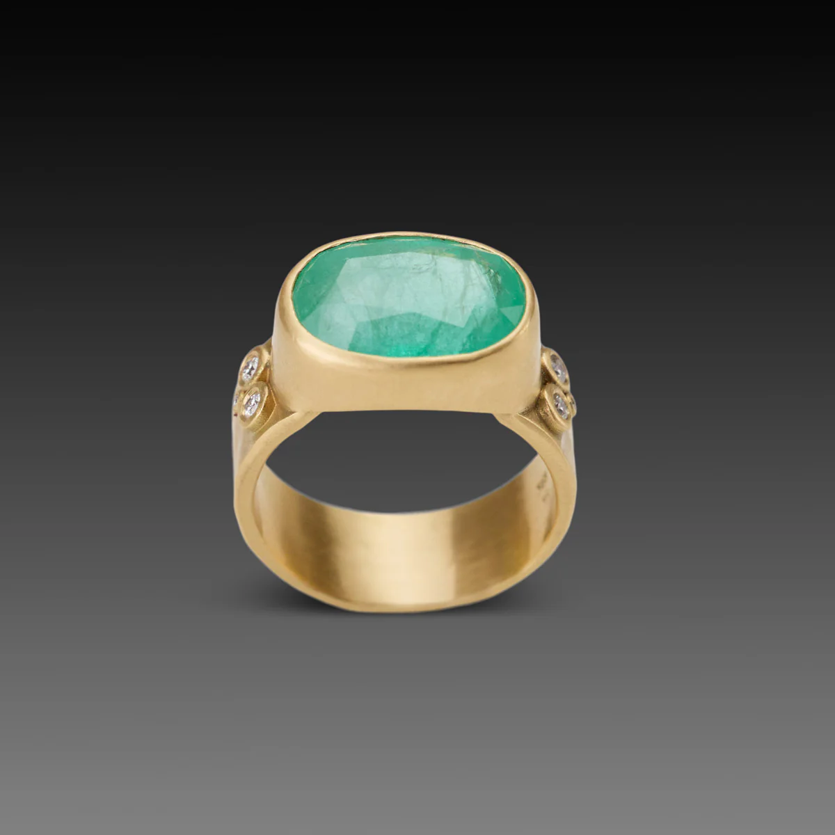 Large Oval Emerald Ring - Image 4