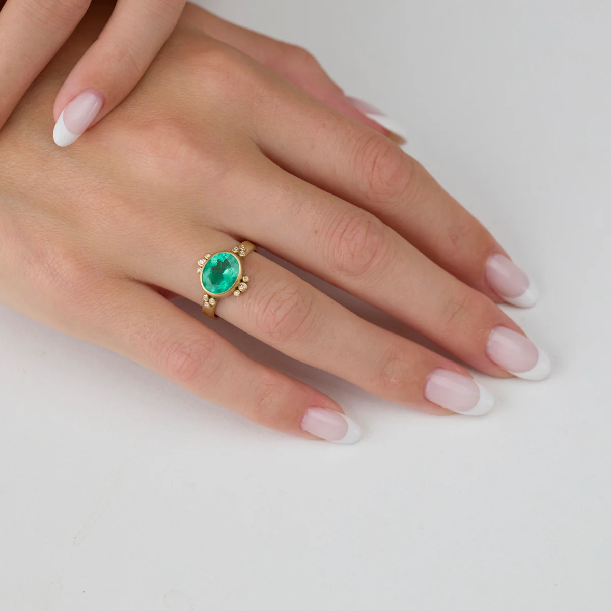 Oval Emerald Ring With Diamond Trios - Image 2