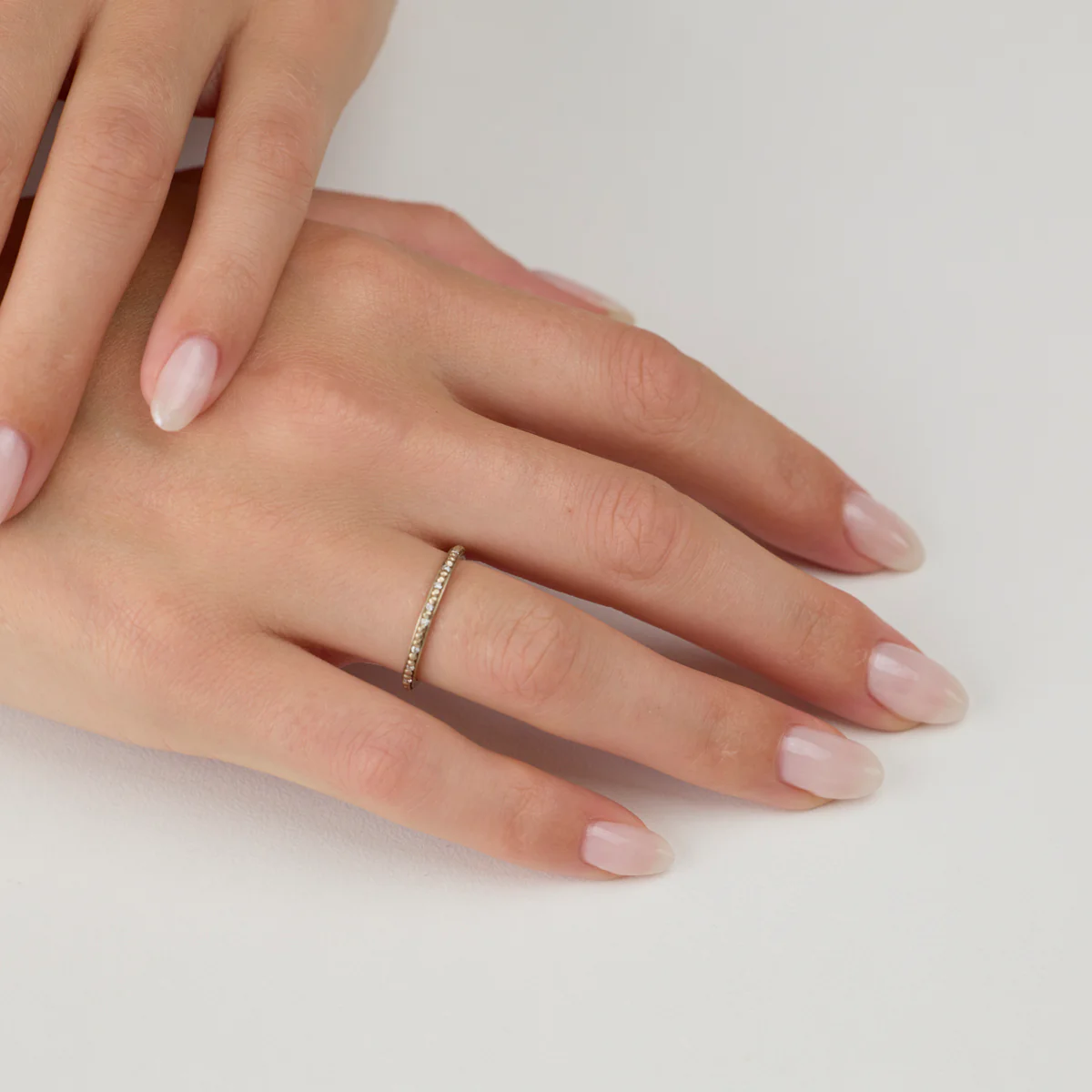 Tiny Raised Dot Band with Sprinkle Diamonds in White Gold - Image 2