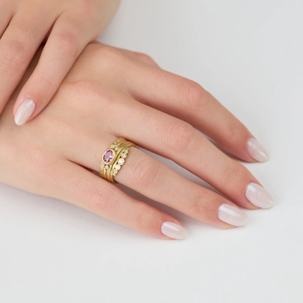 Oval Pink Sapphire Ring With Diamonds - Image 4