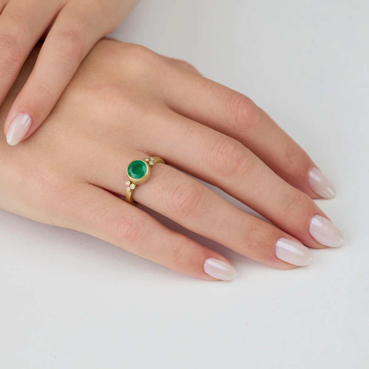 Round Emerald Ring - Image 2