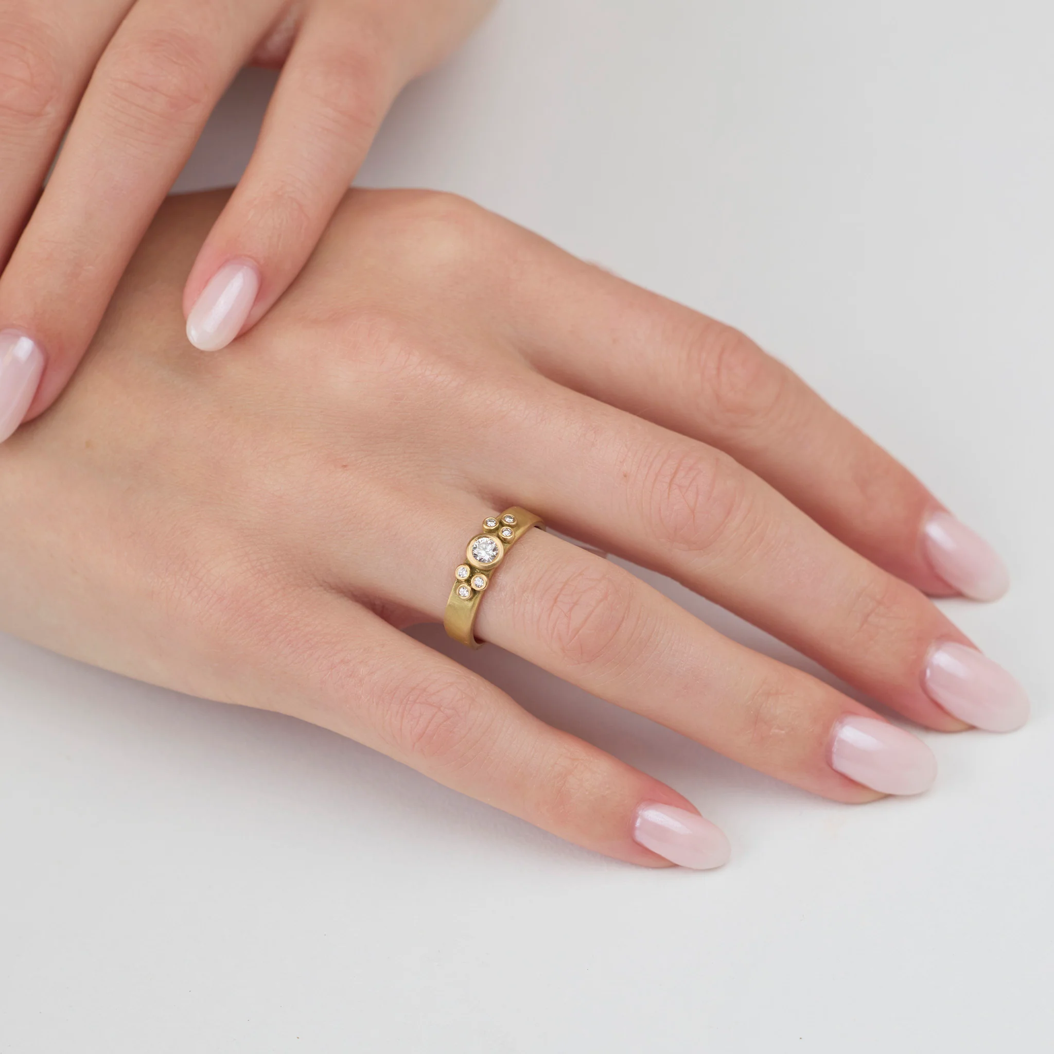 Wide Diamond Flourish Band - Image 2